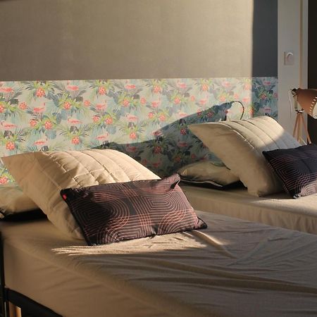 Plein Sud Avec Jacuzzi Privatif Et Parking Prive Apartment Sarlat-la-Caneda Exterior photo