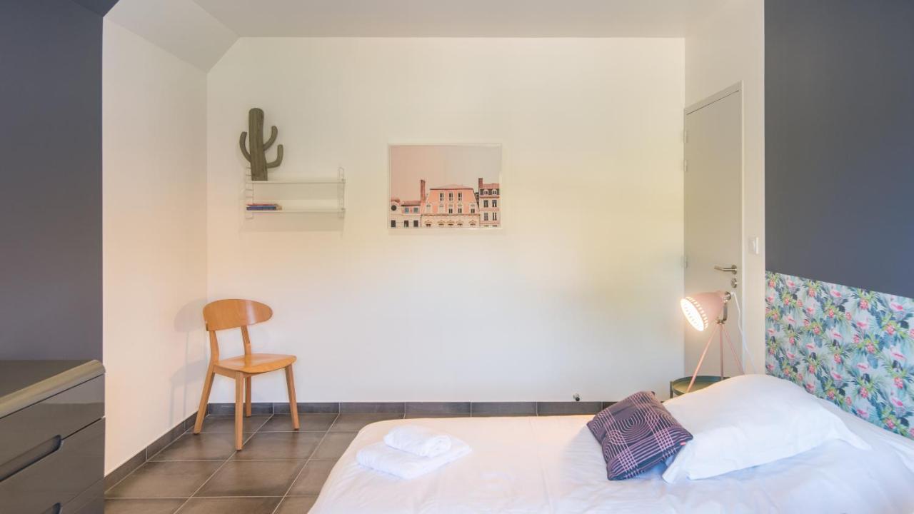 Plein Sud Avec Jacuzzi Privatif Et Parking Prive Apartment Sarlat-la-Caneda Exterior photo