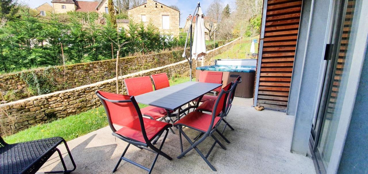 Plein Sud Avec Jacuzzi Privatif Et Parking Prive Apartment Sarlat-la-Caneda Exterior photo